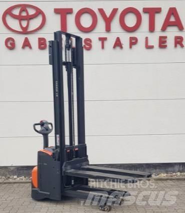 Toyota SWE120L Transpallet uomo a terra