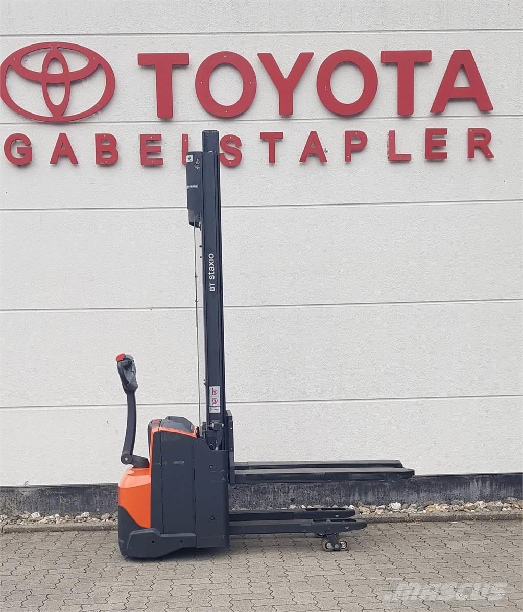 Toyota SWE120L Transpallet uomo a terra