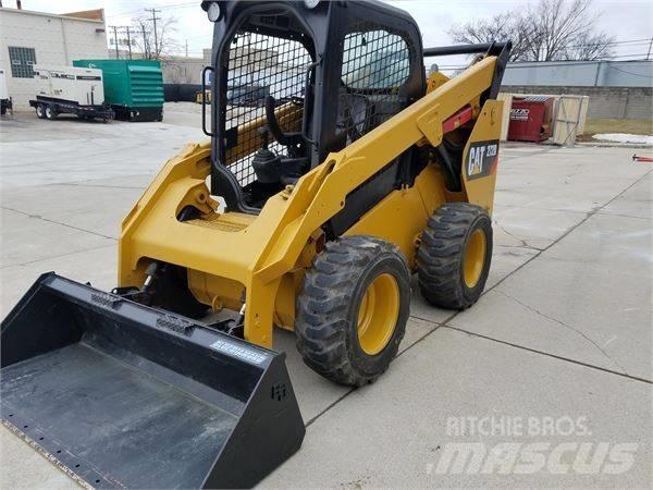 CAT 272 D Mini Pale Gommate