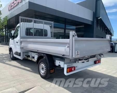 Nissan 3500 Camion ribaltabili