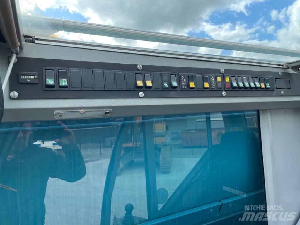Liebherr LTM 1055-1 Gru per tutti i terreni
