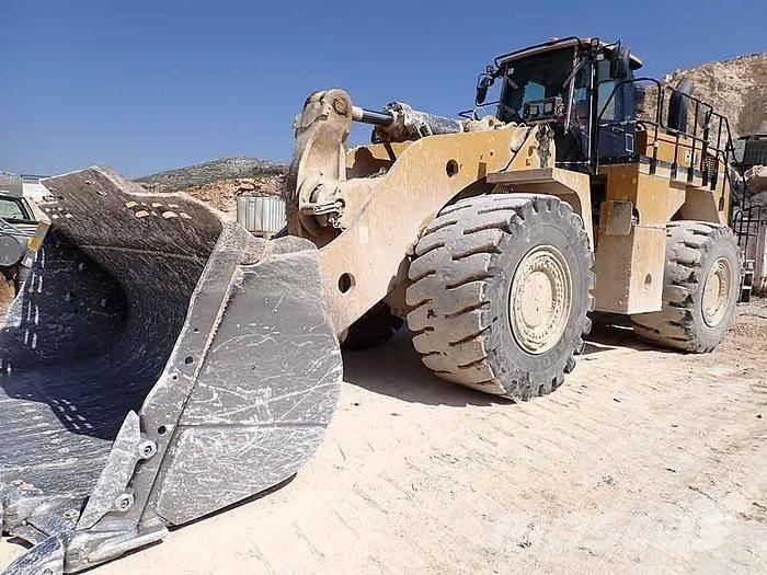 CAT 988K Pale gommate