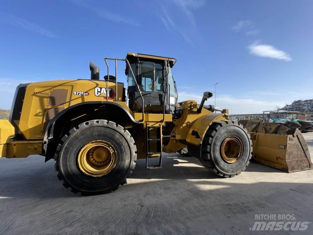 CAT 972M Pale gommate