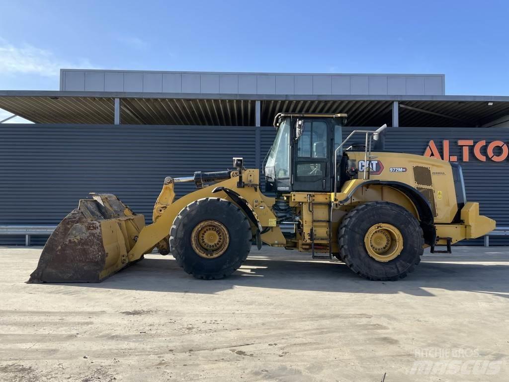 CAT 972M Pale gommate