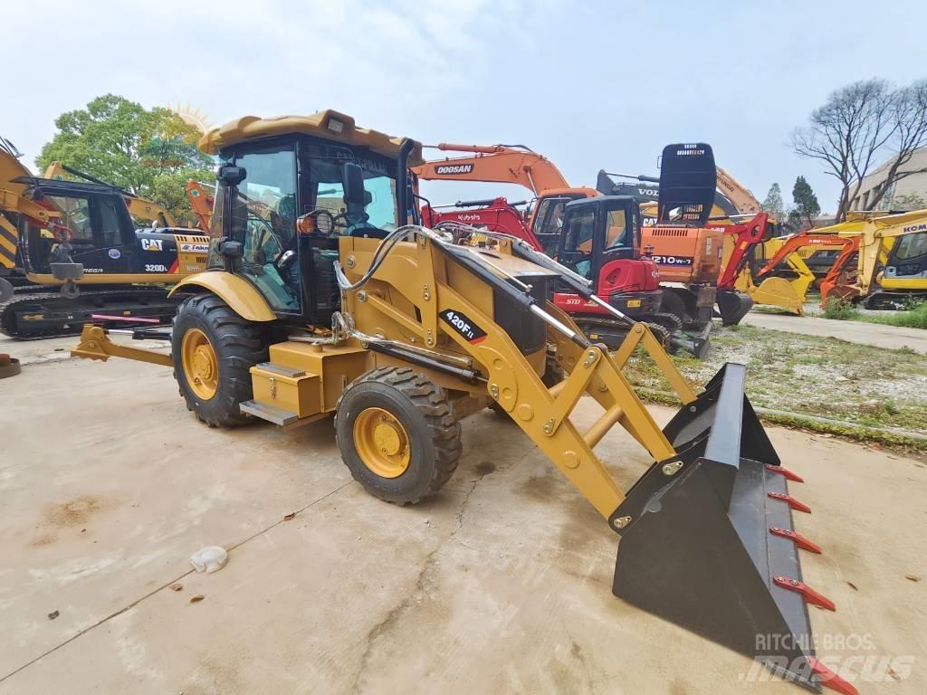 CAT 420F Terne