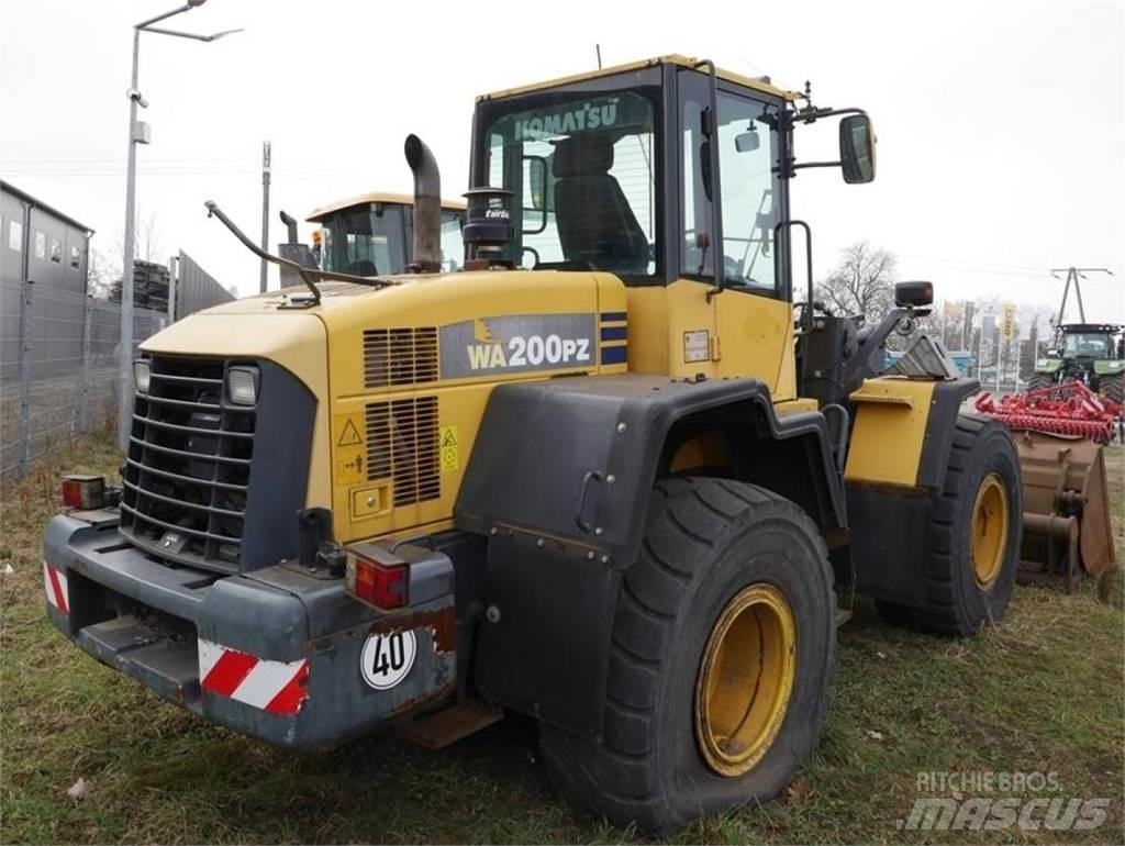 Komatsu WA 200 PZ Pale gommate