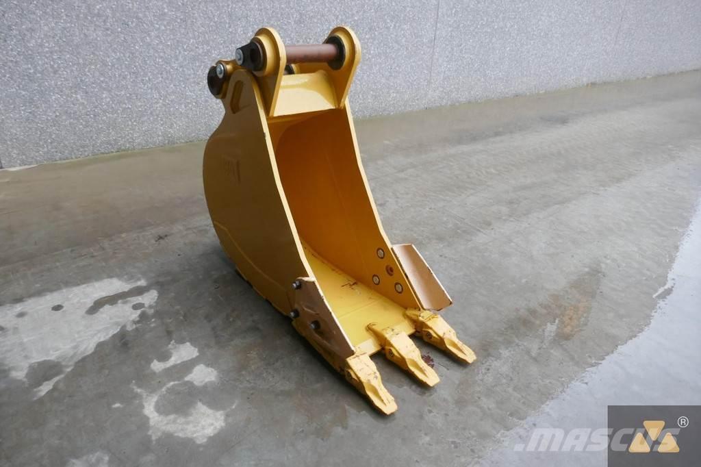 CAT 320 Bucket Benne