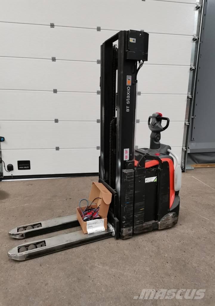 Toyota SPE140L Transpallet uomo a terra