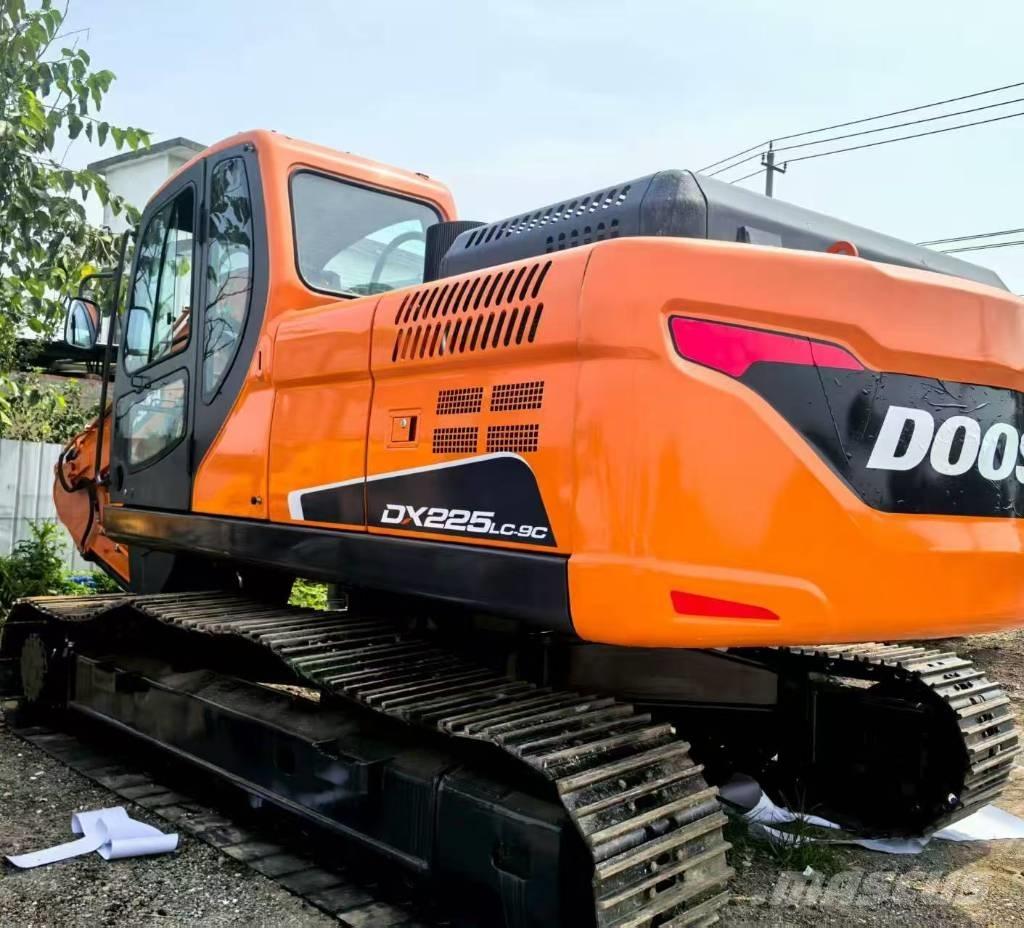 Doosan DX 225 LC Escavatori cingolati