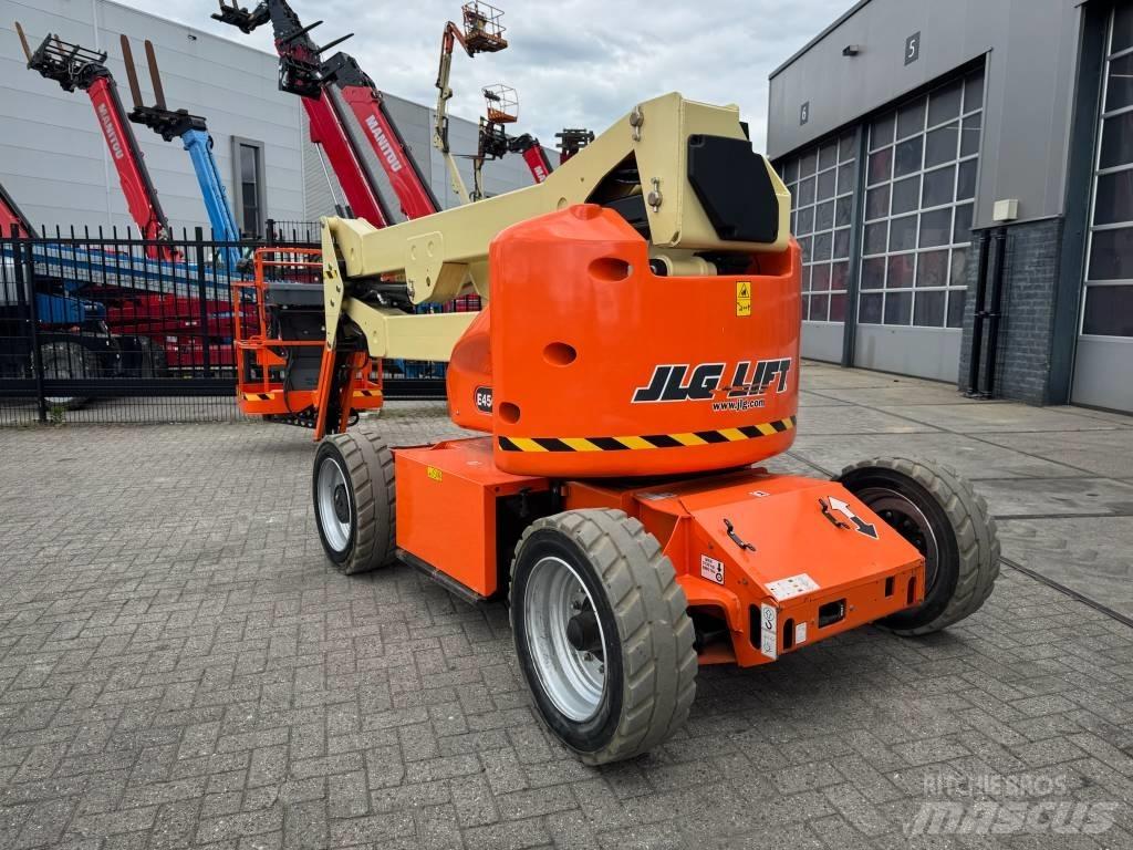 JLG E 450 AJ Piattaforme a braccio articolato