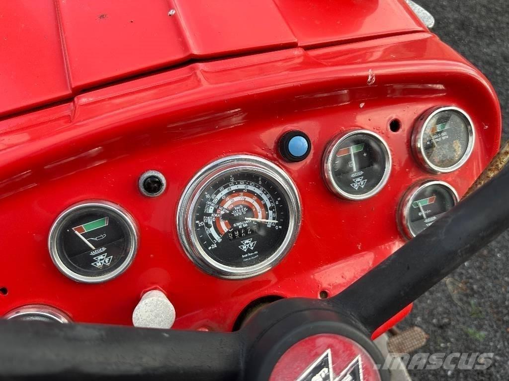 Massey Ferguson 152 Trattori