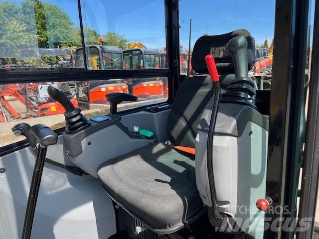CAT 302.7 D CR Miniescavatori