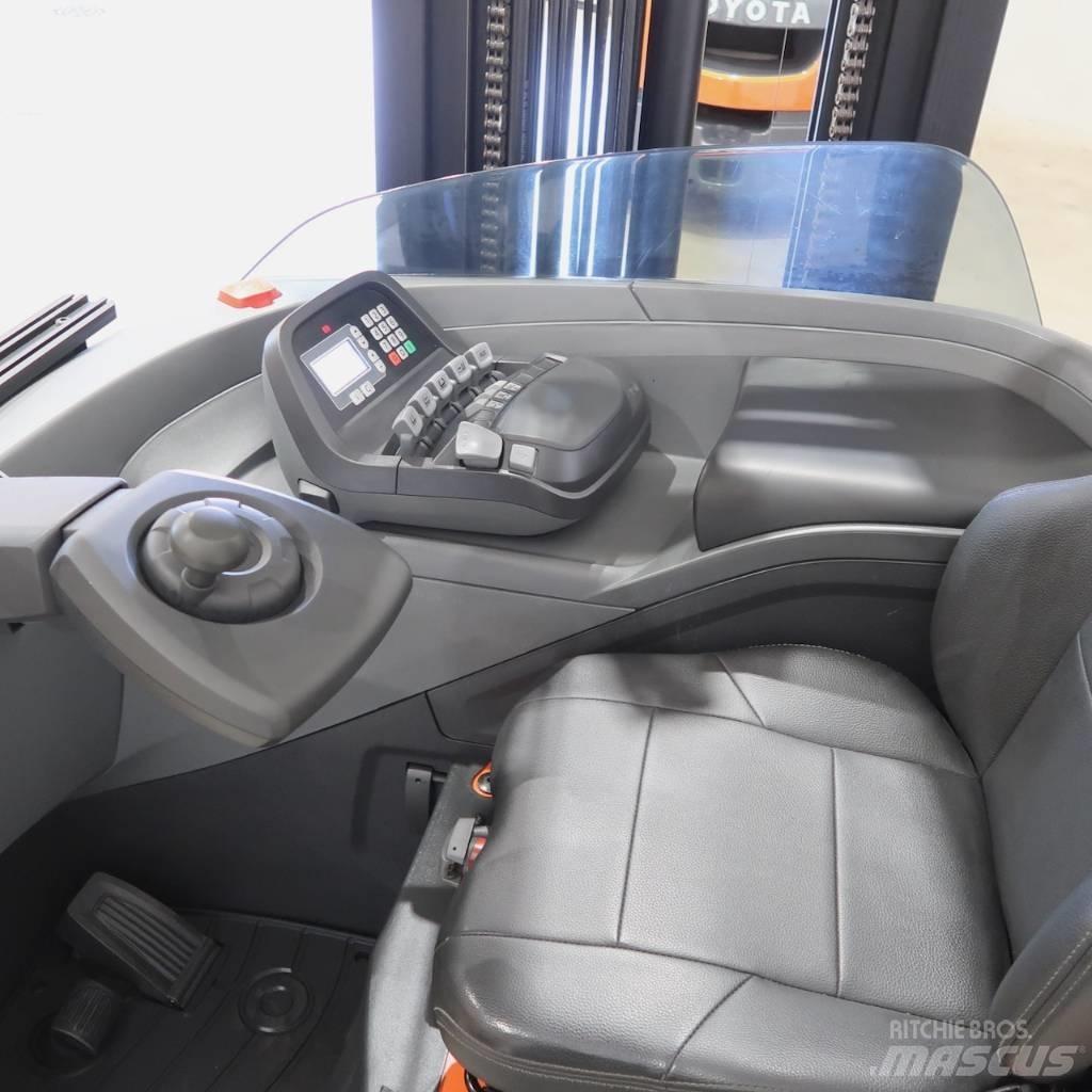 Toyota RRE200HC Carrello retrattile