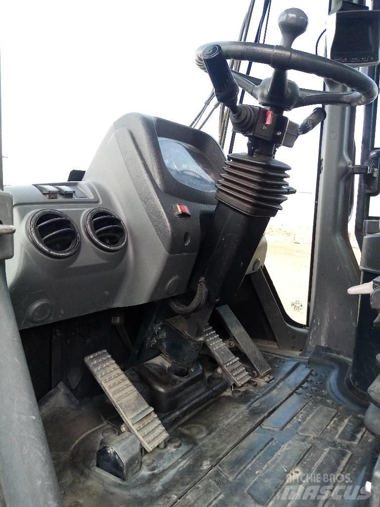 Hyundai HL 757-9 Pale gommate