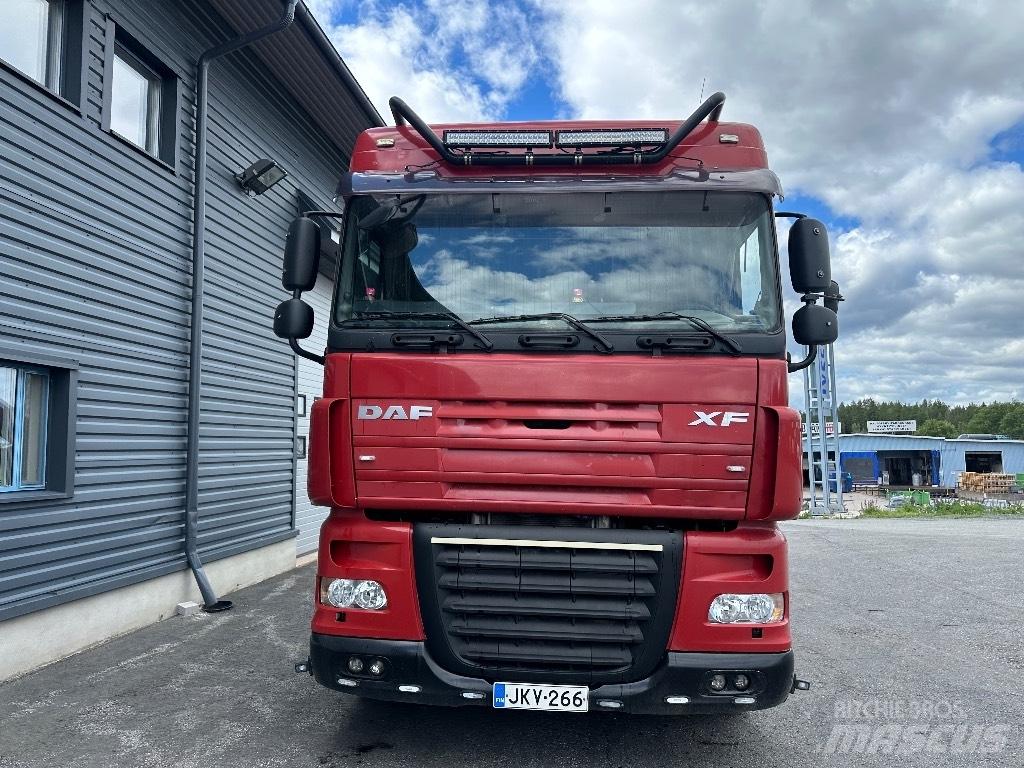DAF XF105.410 8x2 Camion con gancio di sollevamento