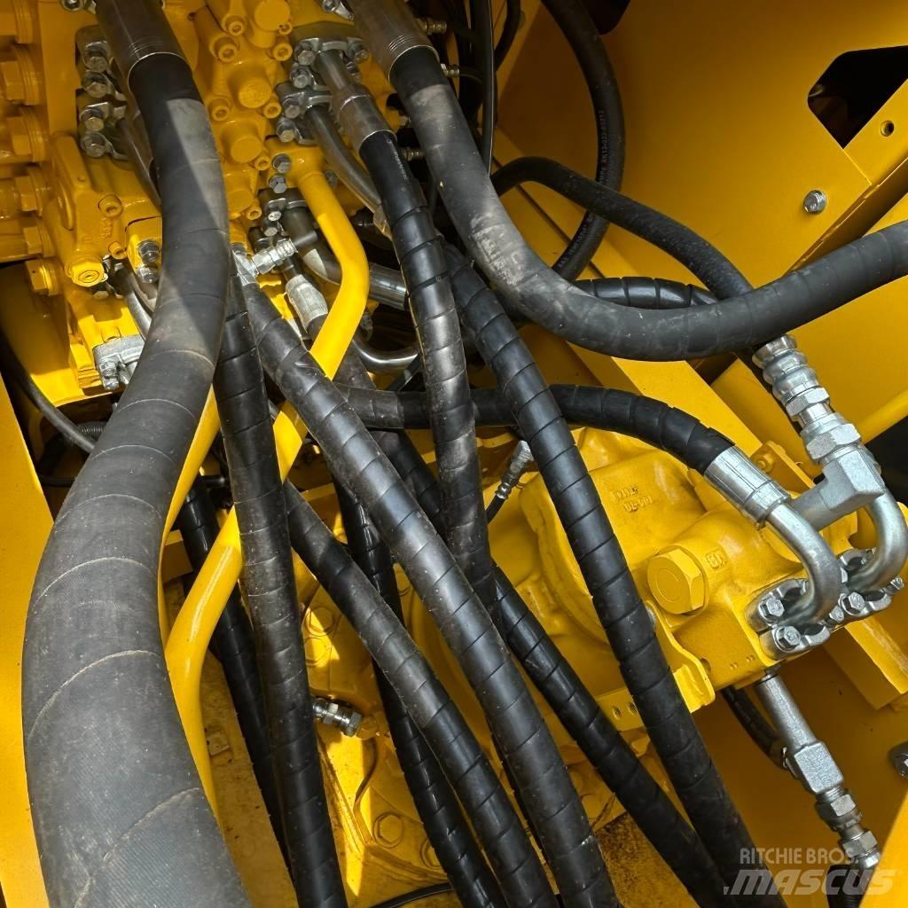 Komatsu 220-8 Escavatori cingolati