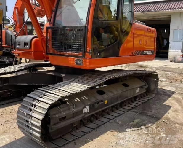 Doosan DX225LC Escavatori cingolati