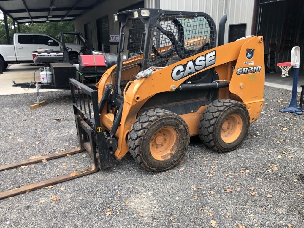 CASE SR 210 Mini Pale Gommate
