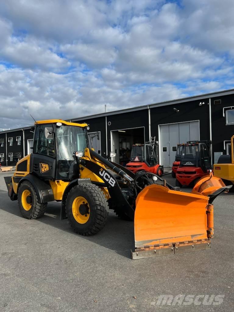 JCB 409 Pale gommate