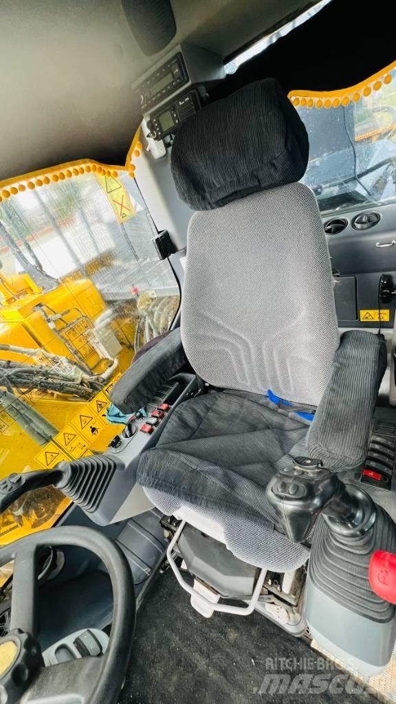 Komatsu PW 158 Escavatori gommati