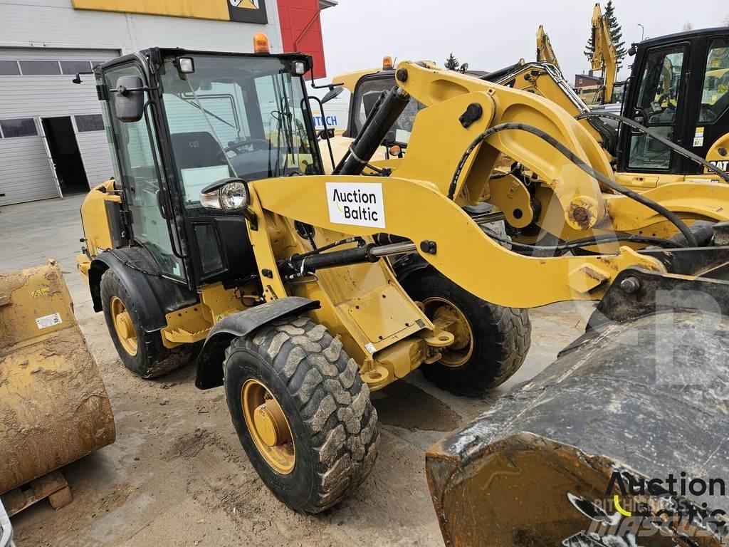 CAT 906 M Pale gommate