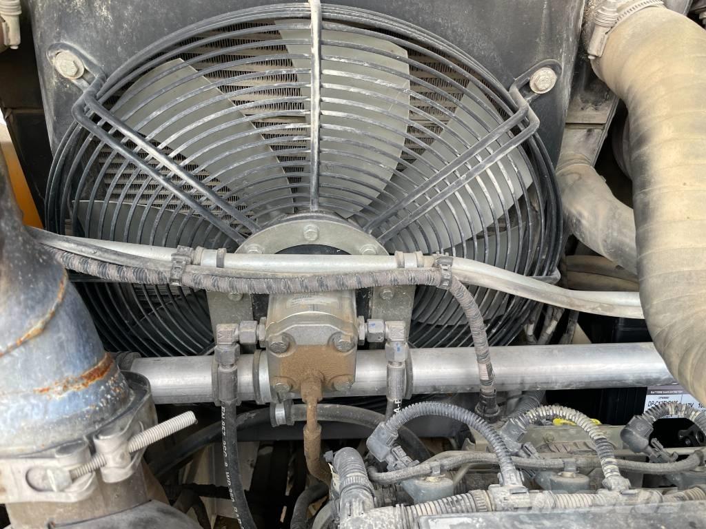 Mecalac AS 700 Pale gommate