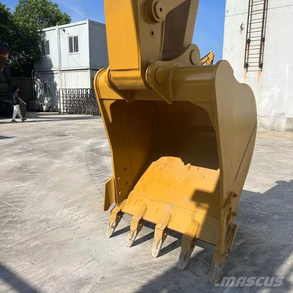 CAT 320d2 Escavatori medi 7t - 12t