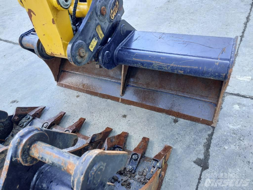 Komatsu PC26MR-5 Miniescavatori