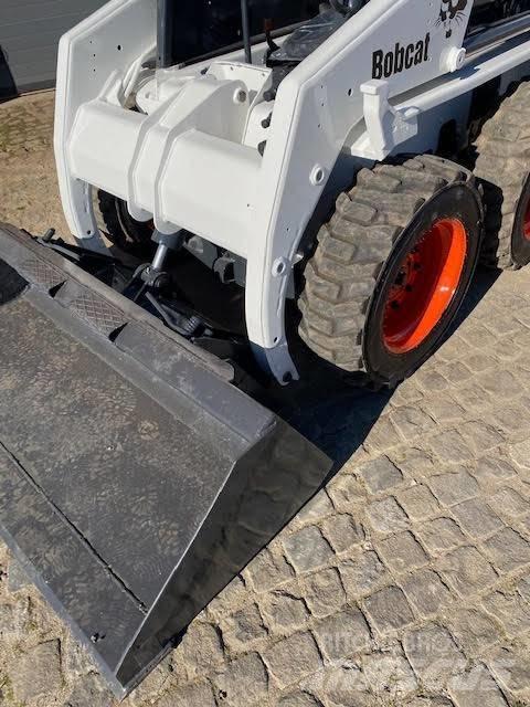 Bobcat S 130 Mini pale