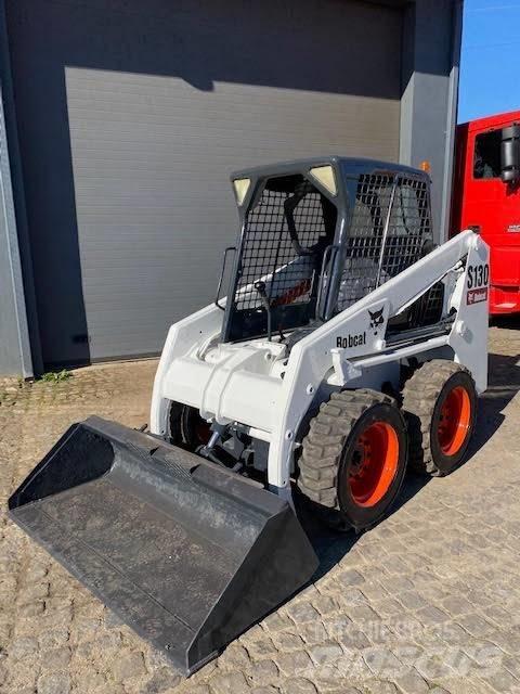 Bobcat S 130 Mini pale