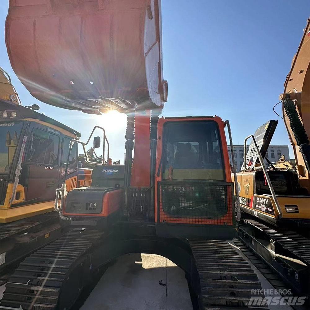 Doosan DX150LC-9C Escavatori cingolati