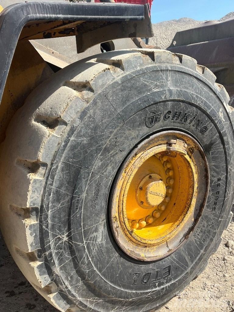 Volvo L180F Pale gommate