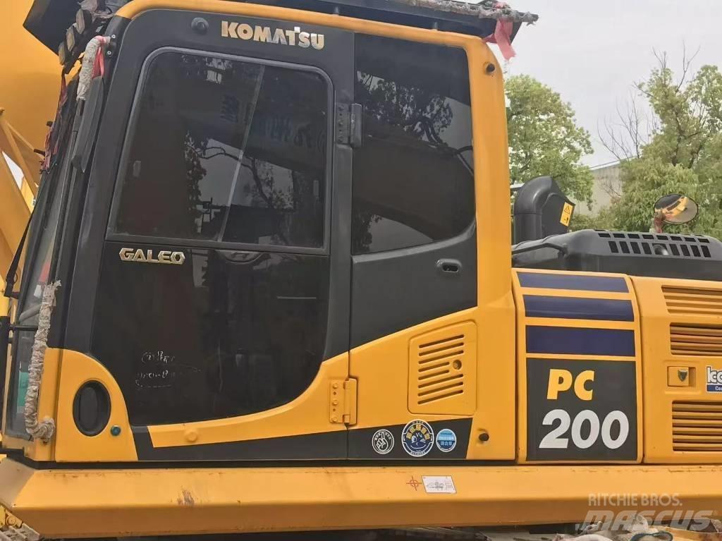 Komatsu PC 200-8 Escavatori cingolati