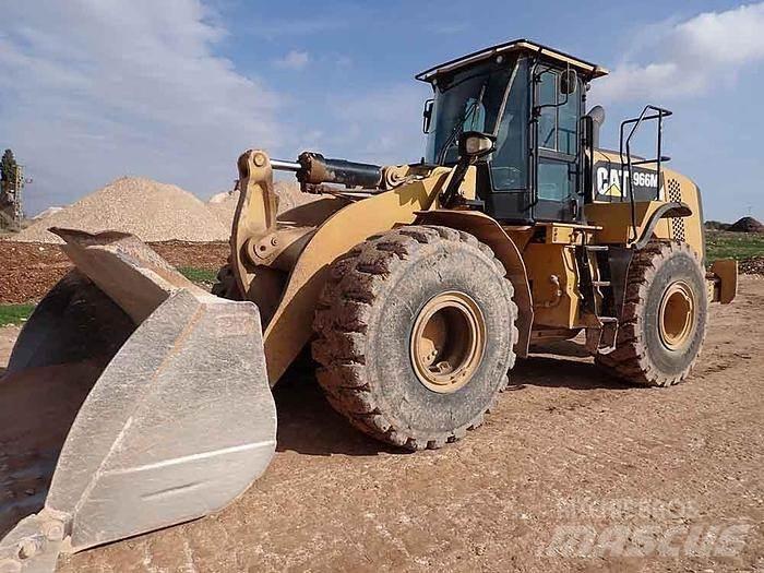 CAT 966M Pale gommate