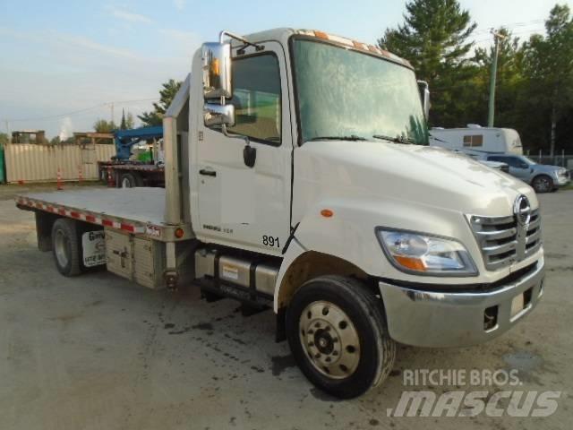 Hino 185 Camion con sponde ribaltabili