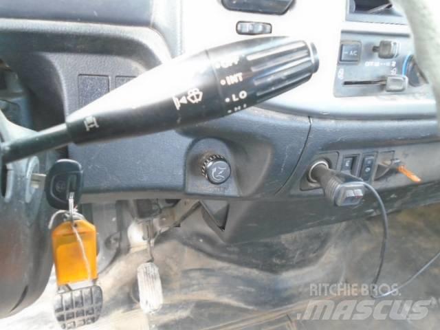 Hino 185 Camion con sponde ribaltabili