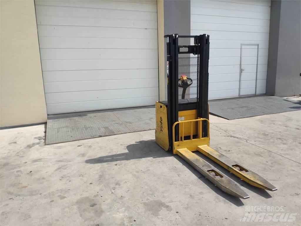 Yale MS14 AC Transpallet uomo a terra