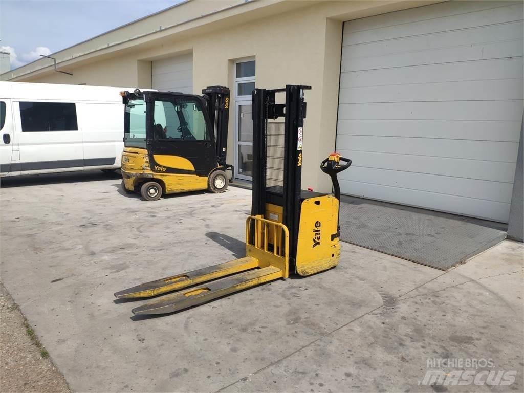 Yale MS14 AC Transpallet uomo a terra