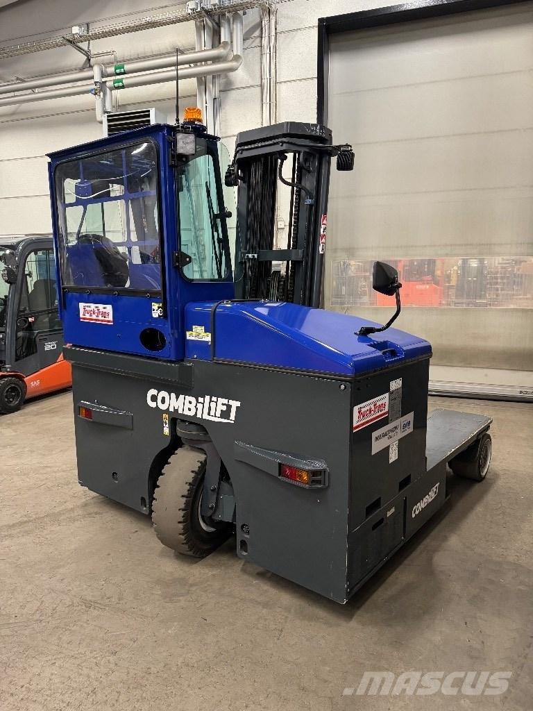 Combilift C4500ET Carrello elevatore retrattile a 4 vie