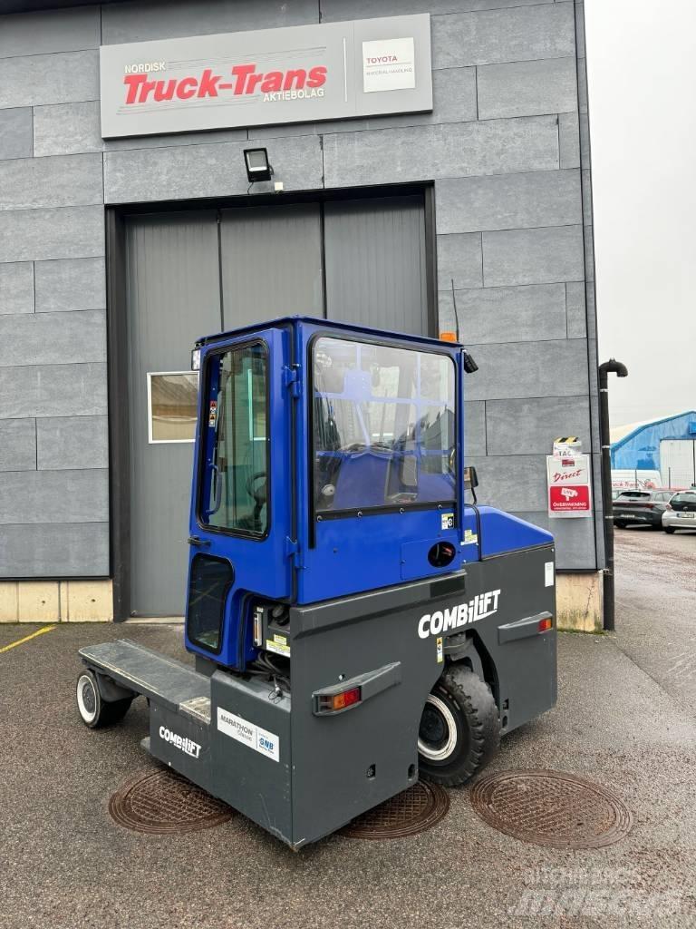 Combilift C4500ET Carrello elevatore retrattile a 4 vie