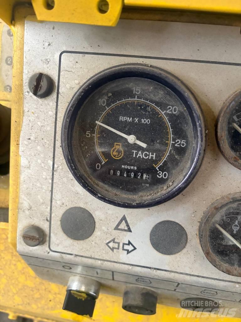 Dynapac CP 271 Rulli gommati