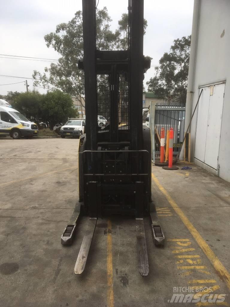 Hyster N35ZDR Carrello retrattile