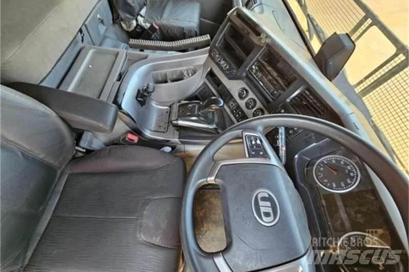 UD TRUCKS QUON Camion altro