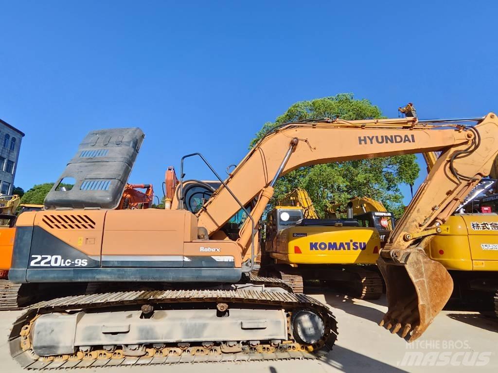 Hyundai Robex 220 LC Escavatori cingolati