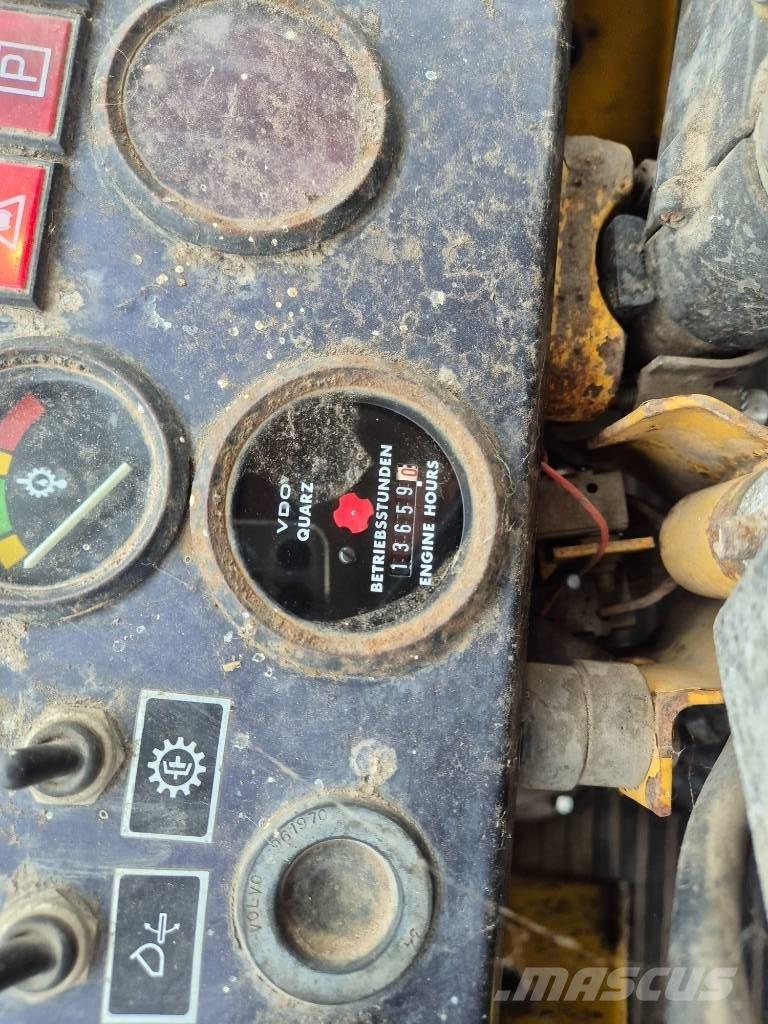 Volvo BM 4300 Pale gommate