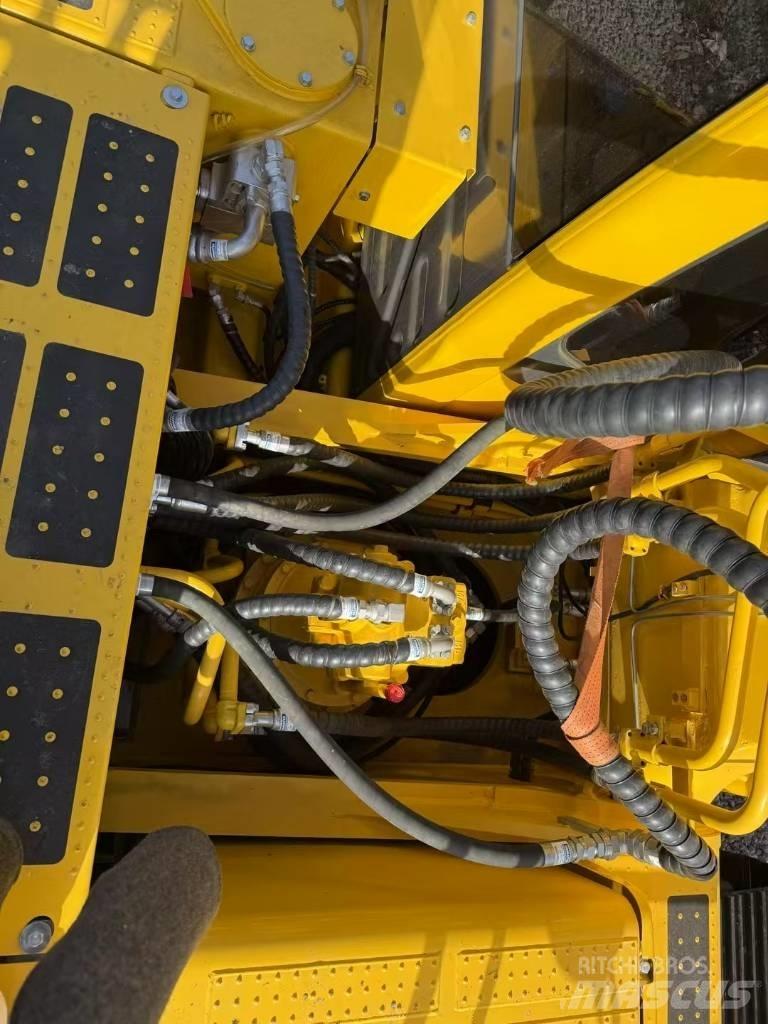 Komatsu 350LC-8 Escavatori cingolati