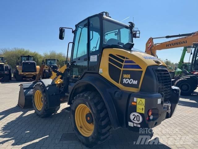 Komatsu WA 100 M Pale gommate