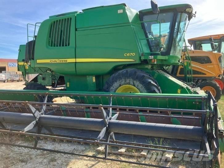 John Deere C 670 Mietitrebbiatrici