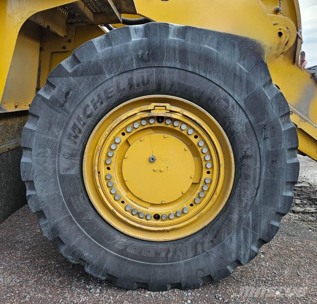 CAT 988 K Pale gommate