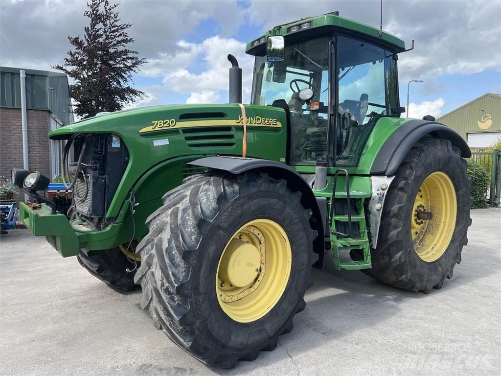 John Deere 7820 Trattori